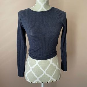 Ribbed crop long sleeve hollister shirt